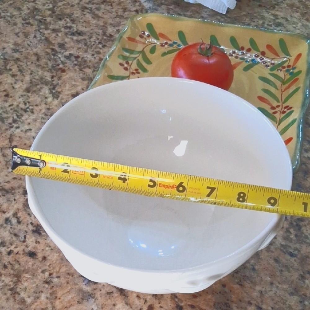 Jonathan Adler White Ceramic Bowl with Lip Design. Muse By: Jonathan Adler Gala. - Picture 5 of 15